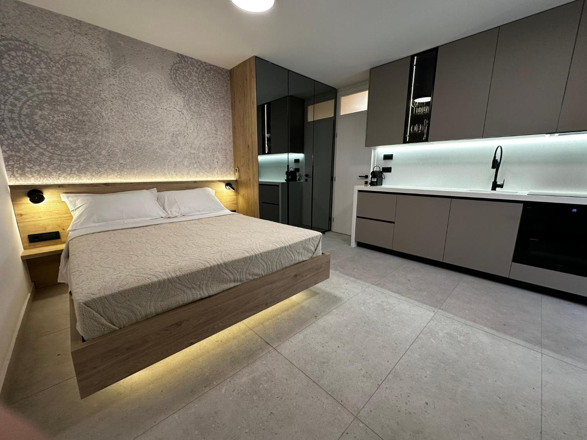 Studio Apartments Lace Novaglia Esterno foto