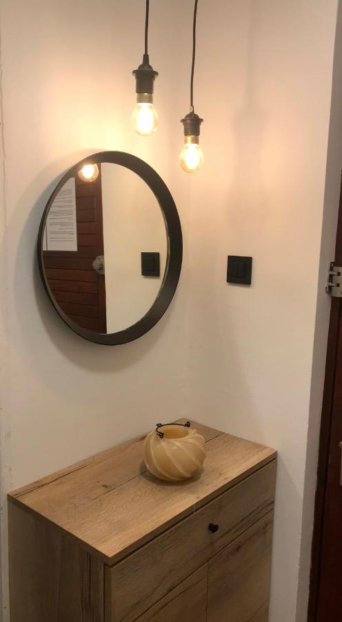 Studio Apartments Lace Novaglia Esterno foto